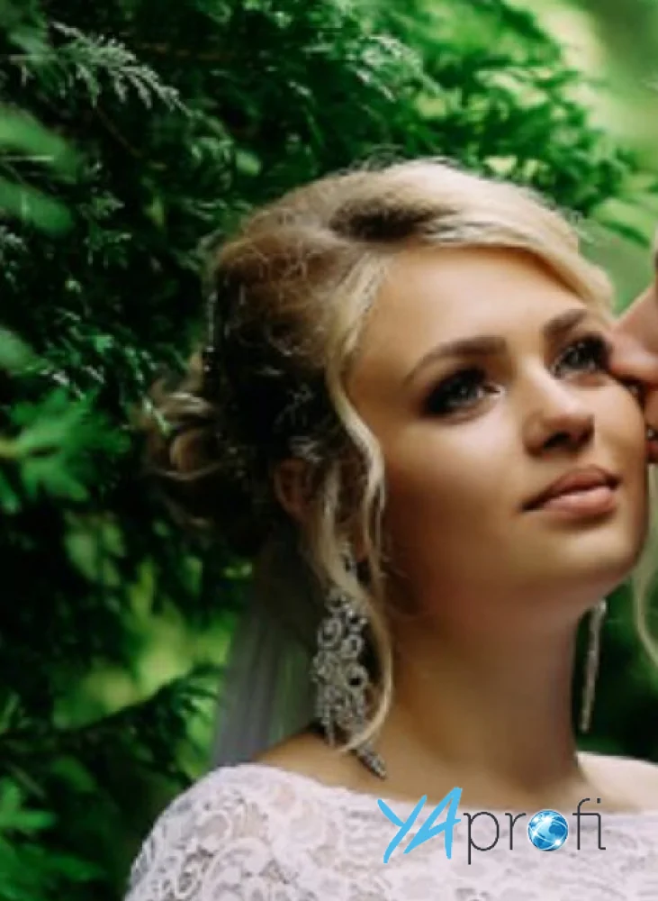 Эля Карелова