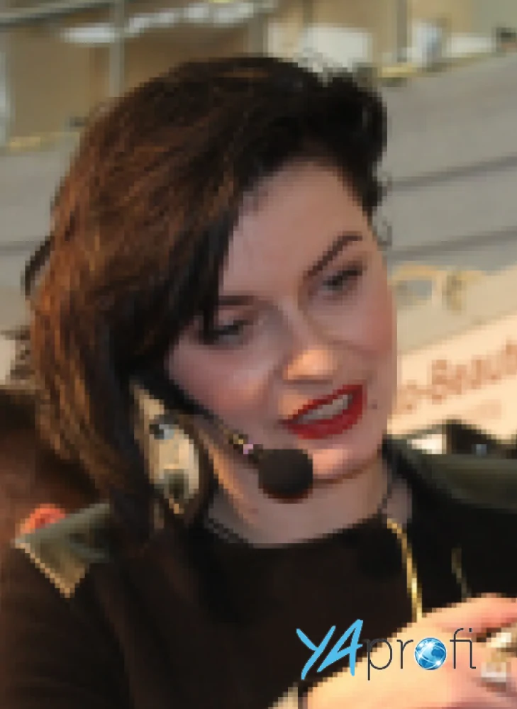 Яна Каменева 