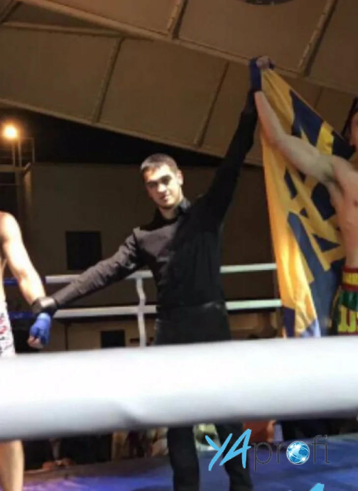 Профессиональный клуб борьбы и бокса