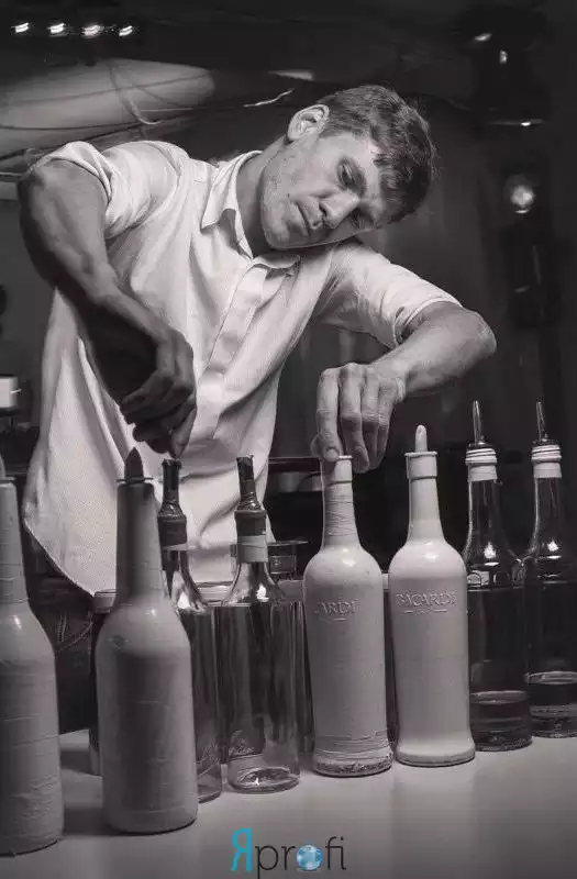 Бармен шоу Дениса Зевакина